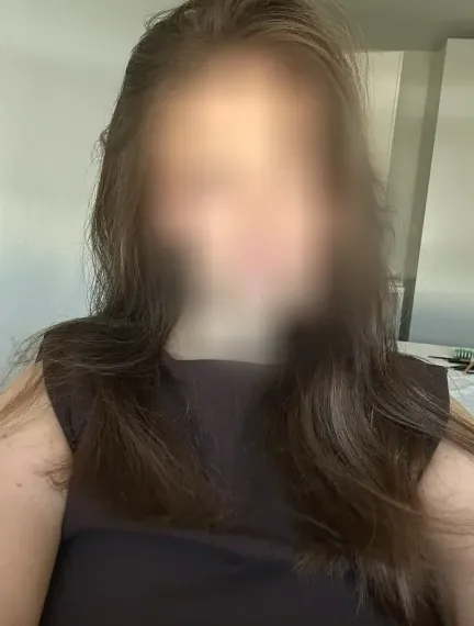 Amela, 28