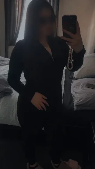 Emma, 25