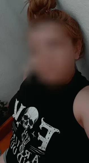 Helena, 35