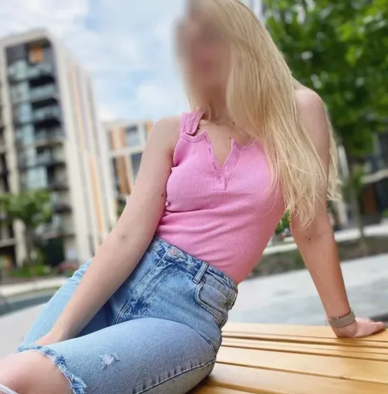 Ingrid, 37