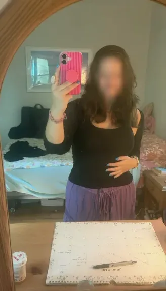 Isabella, 27