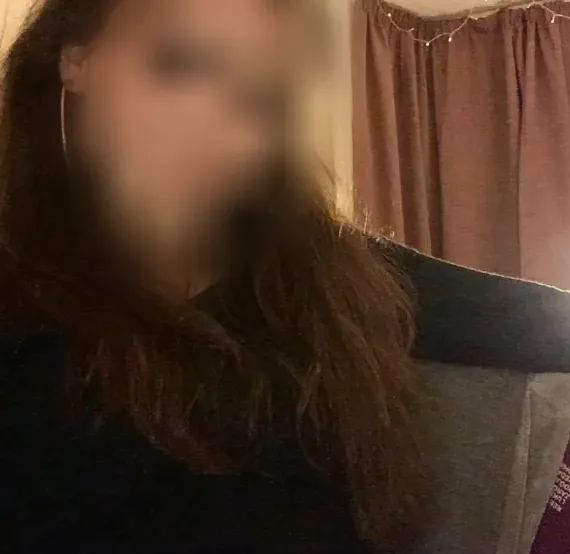 Klara, 25