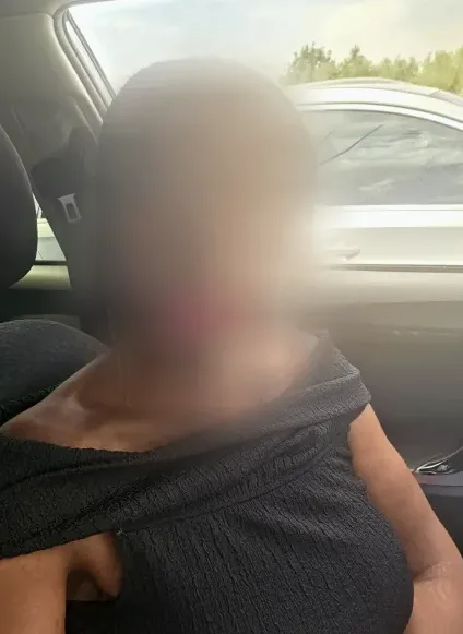 Lilly, 37